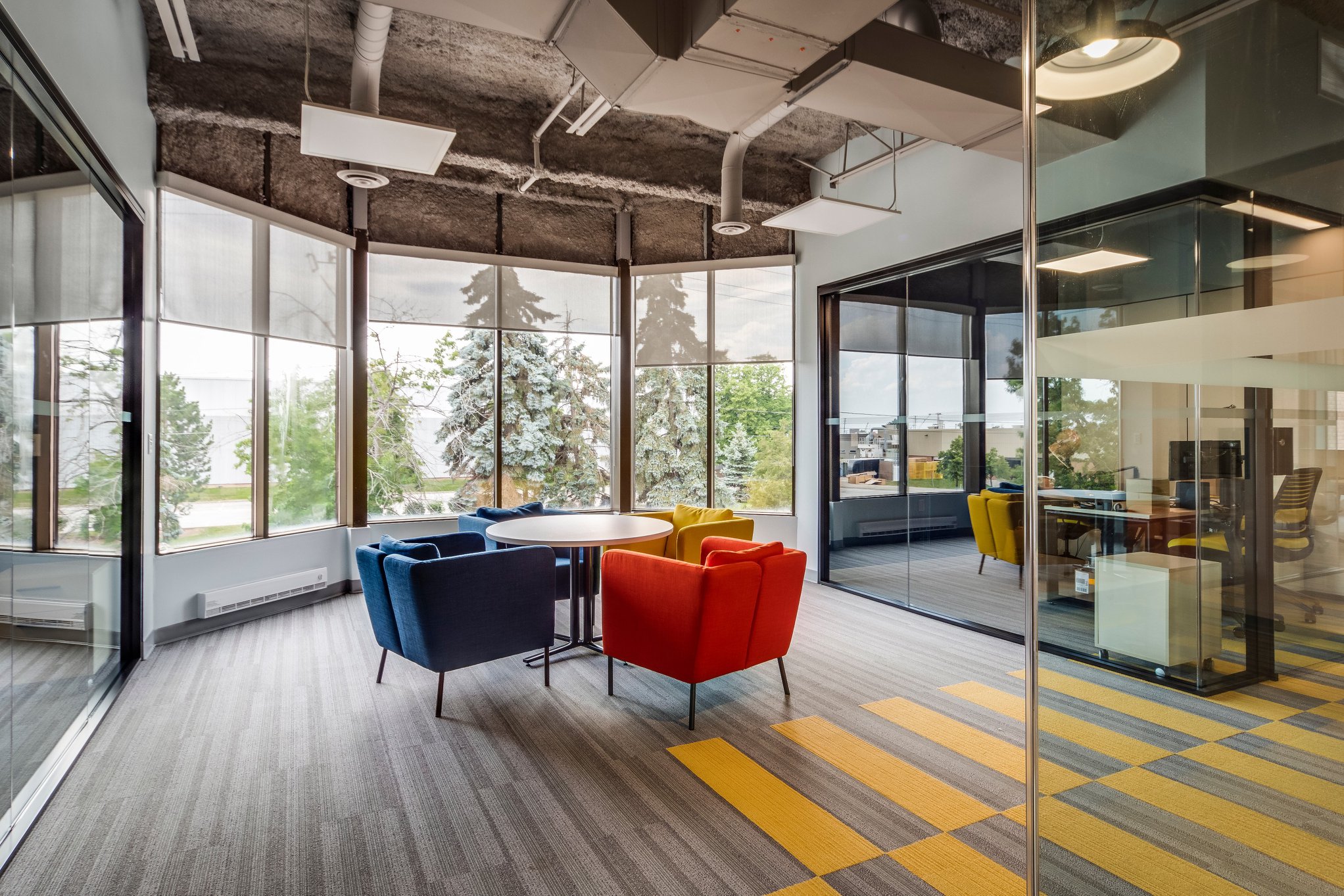 Serviced Offices vs. Coworking Spaces: Now You Can Have Both